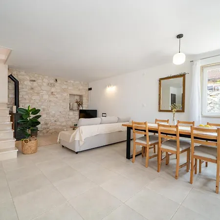 Heritage Island Escape - Casa Bola- Boutique Retreat Donji Humac