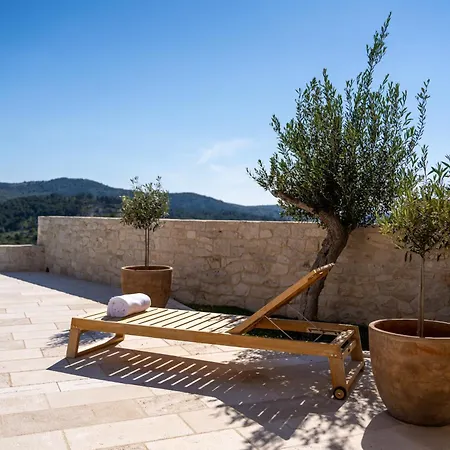 Heritage Island Escape - Casa Bola- Boutique Retreat Donji Humac