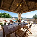 וילה Heritage Island Escape - Casa Bola- Boutique Retreat Donji Humac
