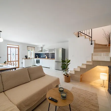 Vila Heritage Island Escape - Casa Bola- Boutique Retreat *