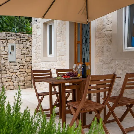 Heritage Island Escape - Casa Bola- Boutique Retreat Vila