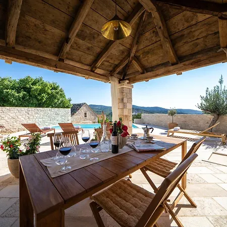 Villa Heritage Island Escape - Casa Bola- Boutique Retreat Donji Humac