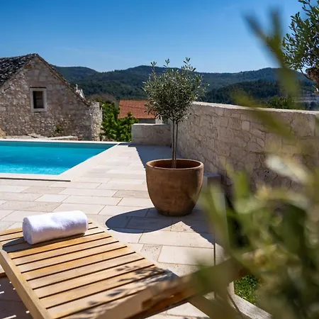 Heritage Island Escape - Casa Bola- Boutique Retreat *